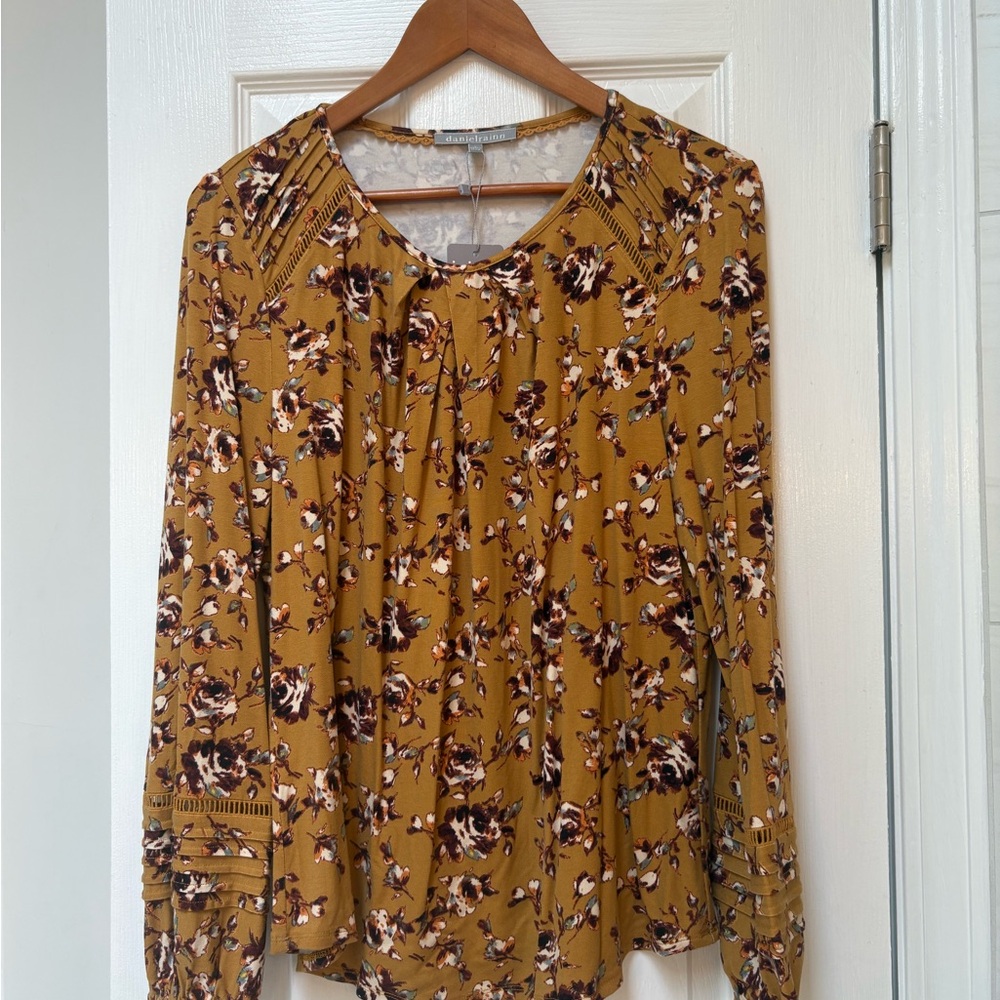 Daniel Rainn Gold Pleated Relaxed Blouse